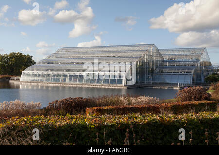 La maison de verre à RHS Wisley a été construit pour célébrer le bicentenaire de l'ERS et abrite l'usine d'ERS colleciton Banque D'Images