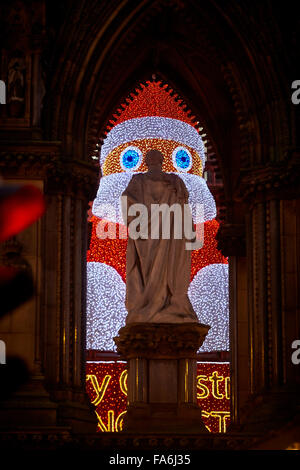 Marchés de Noël allemand de Manchester sur Albert Square en face de l'hôtel de ville historique de formation Marchés commerçants des petits b Banque D'Images