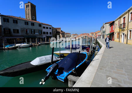 Bateaux et bâtiments sur l'île de Murano, Venise, ville UNESCO World Heritage Site, Vénétie, Italie, Europe. Banque D'Images