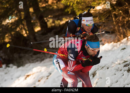 Pokljuka, la Slovénie. 18Th Oct, 2015. Anton Shipulin de la Russie sur le cours pendant les hommes 15 km départ groupé à la Coupe du Monde de biathlon. © Rok Rakun/Pacific Press/Alamy Live News Banque D'Images