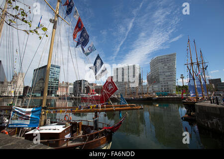 Ville de Liverpool, en Angleterre. Vue pittoresque de mise en conserve de Liverpool au cours de la station d'Mersey River Festival. Banque D'Images