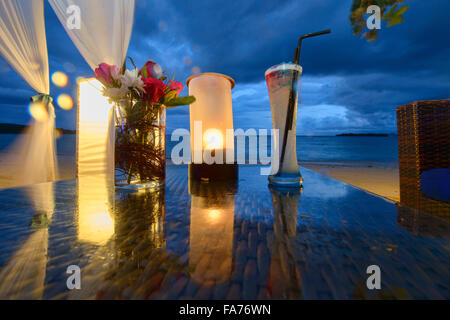 Tableau romantique en bord de mer sur l'île de Koh Samui, Thaïlande Banque D'Images