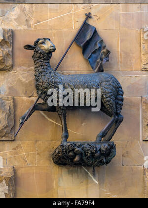 FLORENCE, ITALIE - 04 AOÛT 2015 : symbole de la Guilde des marchands de laine et des manufacturiers sur le bâtiment Banque D'Images