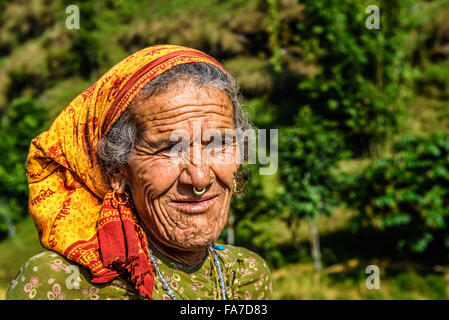 Portrait d'une très vieille femme agriculteur Banque D'Images