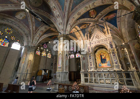 Italie, Toscane, Florence, à l'intérieur de l'église Orsanmichele Banque D'Images