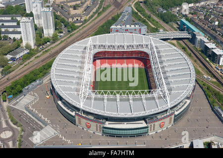 L'Emirates Stadium, Arsenal, à Londres. Vue aérienne. Ouvert en juillet 2006, comme le remplacement de l'Arsenal Football Club Accueil Historique à Highbury. Cette 60, 000 all-assis stadium est situé à Ashburton Grove. Photographié en mai 2008. Banque D'Images