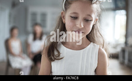 Portrait d'une petite fille misérable Banque D'Images