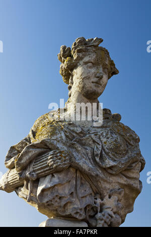 Buste de Pierre à la façade sud de Wimpole Hall, Cambridgeshire. Banque D'Images