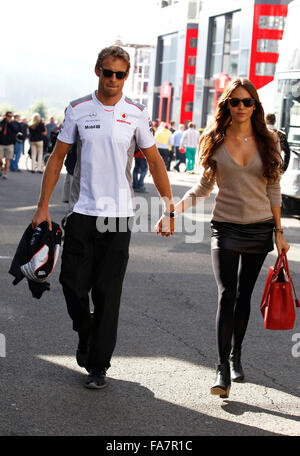 Sport Automobile : Championnat du Monde de Formule 1 de la FIA 2012, Grand Prix de Belgique, # 3 Jenson Button (GBR, Vodafone McLaren Mercedes) avec sa petite amie Jessica Michibata Banque D'Images