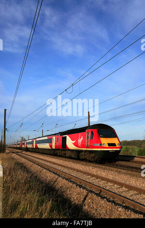 43312 Société d'exploitation, Virgin Trains à grande vitesse de classe 43 Train Diesel, East Coast Main Line Railway, près du village de Creet Banque D'Images