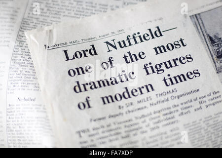 Avis de William Morris, Lord Nuffield, dans l'Oxford Mail, lieu Nuffield, Oxfordshire. La maison a été conçue et construite en 1914 et a été la maison de William Morris, Lord Nuffield (1877-1963), constructeur du moteur, à partir de 1933 jusqu'à sa mort. Banque D'Images