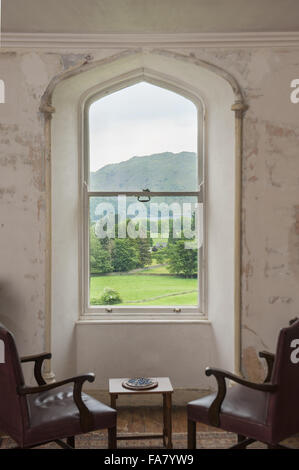 Vue depuis une fenêtre, à la Banque mondiale, Banque Allan Allan, Grasmere, Cumbria. Une fois à la maison de William Wordsworth et Canon Rawnsley, Allan Bank a été sauvé par les ravages d'un incendie en 2011. Banque D'Images