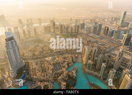 Dubai downtown matin scène. Haut Vue d'en haut Banque D'Images