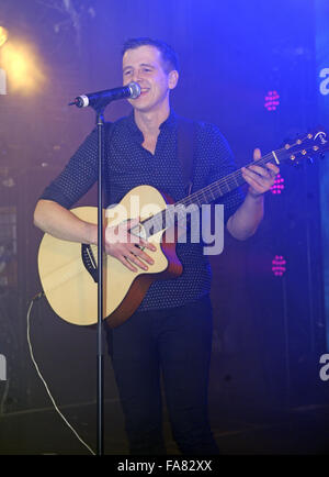 Performances live au G-A-Y avec Pierre Max : où : London, Royaume-Uni Quand : 21 Nov 2015 Banque D'Images