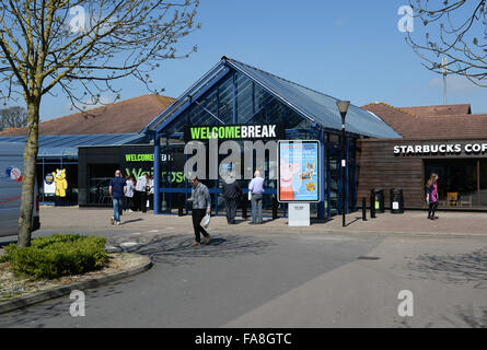 Pause Bienvenue sur la station d'autoroute M40 en direction sud dans le Warwickshire Banque D'Images