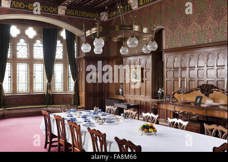 La salle à manger à Knightshayes Court, Devon. Banque D'Images