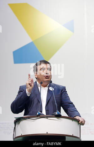 Kiev, Ukraine. Dec 23, 2015. Le gouverneur de la région d'Odessa, et l'ancien président géorgien Mikheil Saakashvili prend la parole lors du Forum de la lutte contre la corruption en Ukraine. Les participants du Forum a annoncé un lancement de "compensation de mouvement civil" qui est mis à conduire des réformes anti-corruption en Ukraine. Credit : Vasyl Shevchenko/Pacific Press/Alamy Live News Banque D'Images