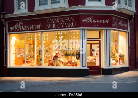 Extérieur : Canolfan Aur Cymru Gallois Rhiannon, Centre d'Aberystwyth Wales UK, la veille de Noël 24 Décembre 2015 Banque D'Images