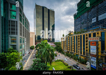 Les bâtiments modernes à, Surasak à Bangkok, Thaïlande. Banque D'Images