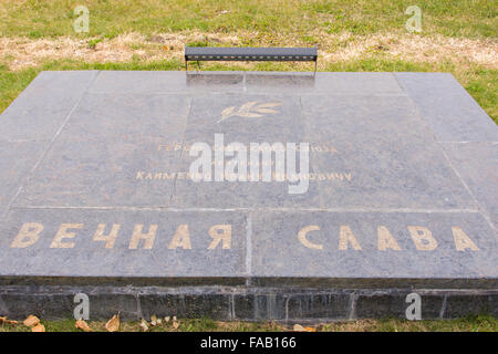 Volgograd, Russie - 5 novembre 2015 : une plaque commémorative en l'honneur du héros de l'Union soviétique le Lieutenant Klimenko Ivan, sur la Banque D'Images