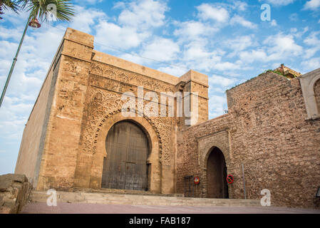 Bab el Kebir est l'entrée principale de la Kasbah de l'Udayas, situé dans le sud-ouest. Kasbah des Udayas est une petite place forte com Banque D'Images