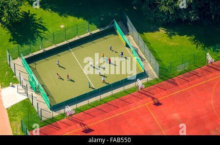 Vue aérienne, l'école Centre North, robe vert handball, sports scolaires, Bünde, à l'Est de la Westphalie, Rhénanie-Palatinat, Banque D'Images