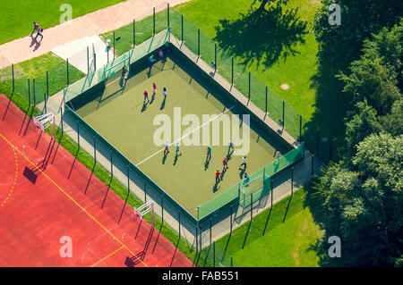 Vue aérienne, l'école Centre North, robe vert handball, sports scolaires, Bünde, à l'Est de la Westphalie, Rhénanie-Palatinat, Banque D'Images