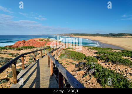 Portugal, Costa Vicentina : Wooden path à la plage Banque D'Images