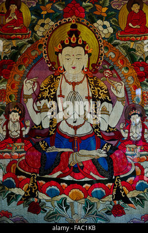 La tapisserie en soie,broderie,Naxi Baisha Institut,Broderie tapisserie murale, Thangkas bouddhistes,Lijiang, Yunnan Province,China,PRC Banque D'Images