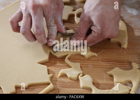 Chef holding a star shape cutter Banque D'Images