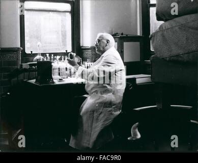1962 - Sir Alexander Fleming © Keystone Photos USA/ZUMAPRESS.com/Alamy Live News Banque D'Images