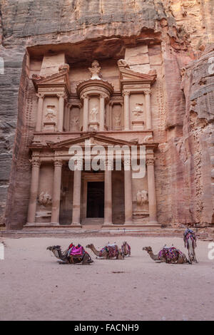 L'ancienne ville nabatéenne de Petra, Jordanie, Moyen-Orient Banque D'Images