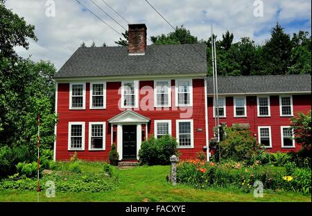 Jaffrey Center, NH : classique New England c. Cadre en bois 1784 maison coloniale avec jardin d'été * Banque D'Images