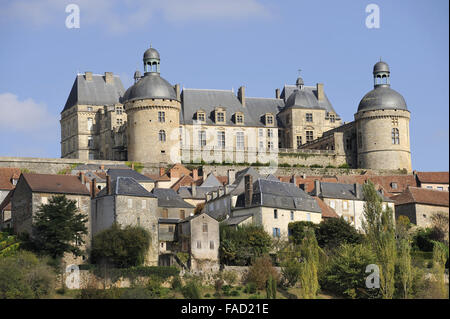 Château de Hautefort est l'un des plus prestigieux châteaux situé dans le Périgord Noir, la France, à proximité de la Dordogne dans le sud- Banque D'Images