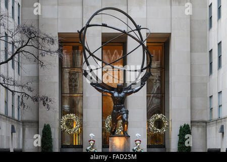 Statue d'Atlas dans le Rockefeller Center, NEW YORK CITY Banque D'Images