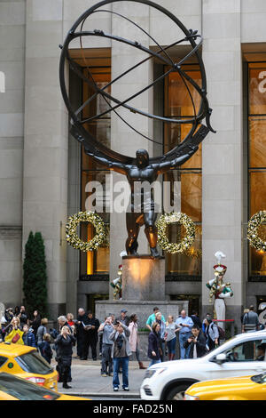 Statue d'Atlas dans le Rockefeller Center, NEW YORK CITY Banque D'Images