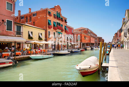 Canal sur l'île de Murano près de Venise, Italie Banque D'Images