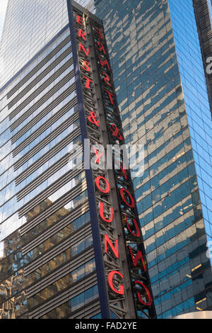 Siège d'Ernst & Young, Times Square, NYC Banque D'Images