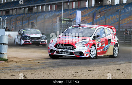 Reinis Nitiss durs Ford Fiesta ST de OlsbergsMSE AB Équipe en championnat du monde des voitures de championnat. Banque D'Images