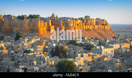 Vue panoramique des toits de Fort Jaisalmer, Jaisalmer, Rajasthan, India Banque D'Images