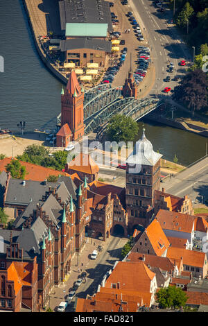 Vue aérienne, centre de Lübeck, Burgtor au Great Castle Street, Luebeck, Baie de Luebeck, Hansestadt, Schleswig-Holstein, Allemagne Banque D'Images