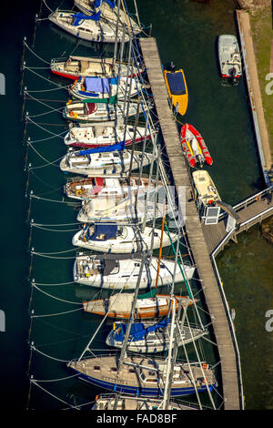 Vue aérienne, Hôtel Neustädter Segler Verein eV, Neustadt in Holstein, bateaux à voile en ligne, voile dock, mâts, club de voile, Banque D'Images