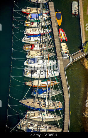 Vue aérienne, Hôtel Neustädter Segler Verein eV, Neustadt in Holstein, bateaux à voile en ligne, voile dock, mâts, club de voile, Banque D'Images