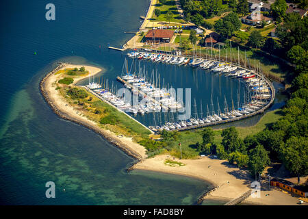 Vue aérienne, Hôtel Neustädter Segler Verein eV, Neustadt in Holstein, bateaux à voile en ligne, voile dock, mâts, sailing club Banque D'Images