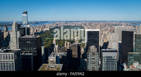 Vue du haut de la roche plate-forme d'observation dans les quartiers chics de New York City et Central Park à Harlem et le Bronx. Banque D'Images