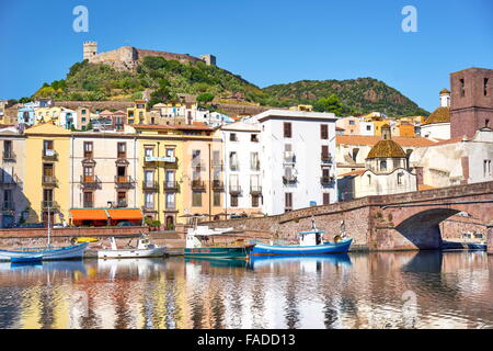 La vieille ville de Bosa, vue de Château Malaspina, Riviera del Corallo, Sardaigne (île), Italie Sardaigne Banque D'Images