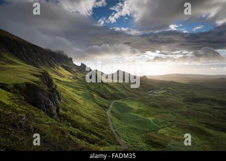 Lumière du matin dans le Quiraing paysage rocheux, l'île de Skye, Ecosse, Royaume-Uni Banque D'Images