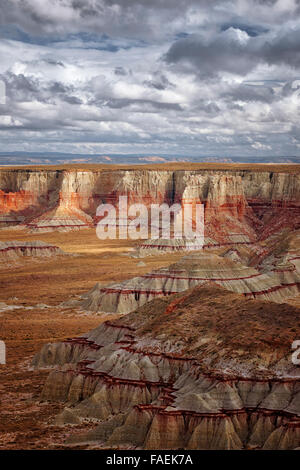 Les orages et sun breaks sur ces terres éloignées à Hopi spectaculaire Ha Ho No Geh Canyon dans l'Arizona, Coconino Comté. Banque D'Images