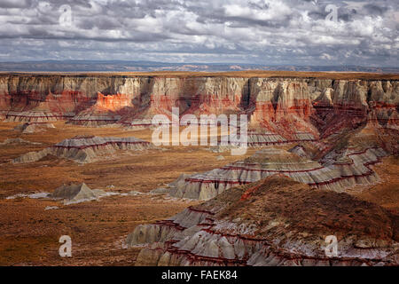 Les orages et sun breaks sur ces terres éloignées à Hopi spectaculaire Ha Ho No Geh Canyon dans l'Arizona, Coconino Comté. Banque D'Images