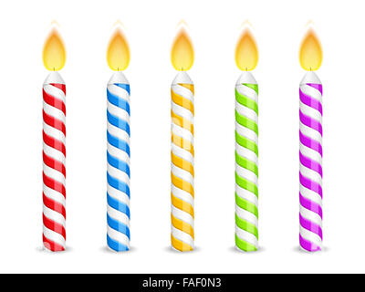 Bougies d'anniversaire sur fond blanc Banque D'Images